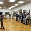 Молодые сотрудники органов внутренних дел посетили выставку «Преемственность военных поколений» в студии художников имени В. Верещагина
