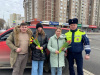 Госавтоинспекторы ОГИБДД УВД по ЮВАО поздравили автоледи с наступающим Международным женским днем