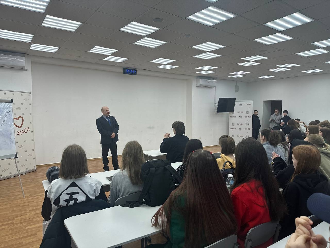 Полицейские УВД по ЮВАО совместно с общественниками присоединились ко Всероссийской акции «Студенческий десант»