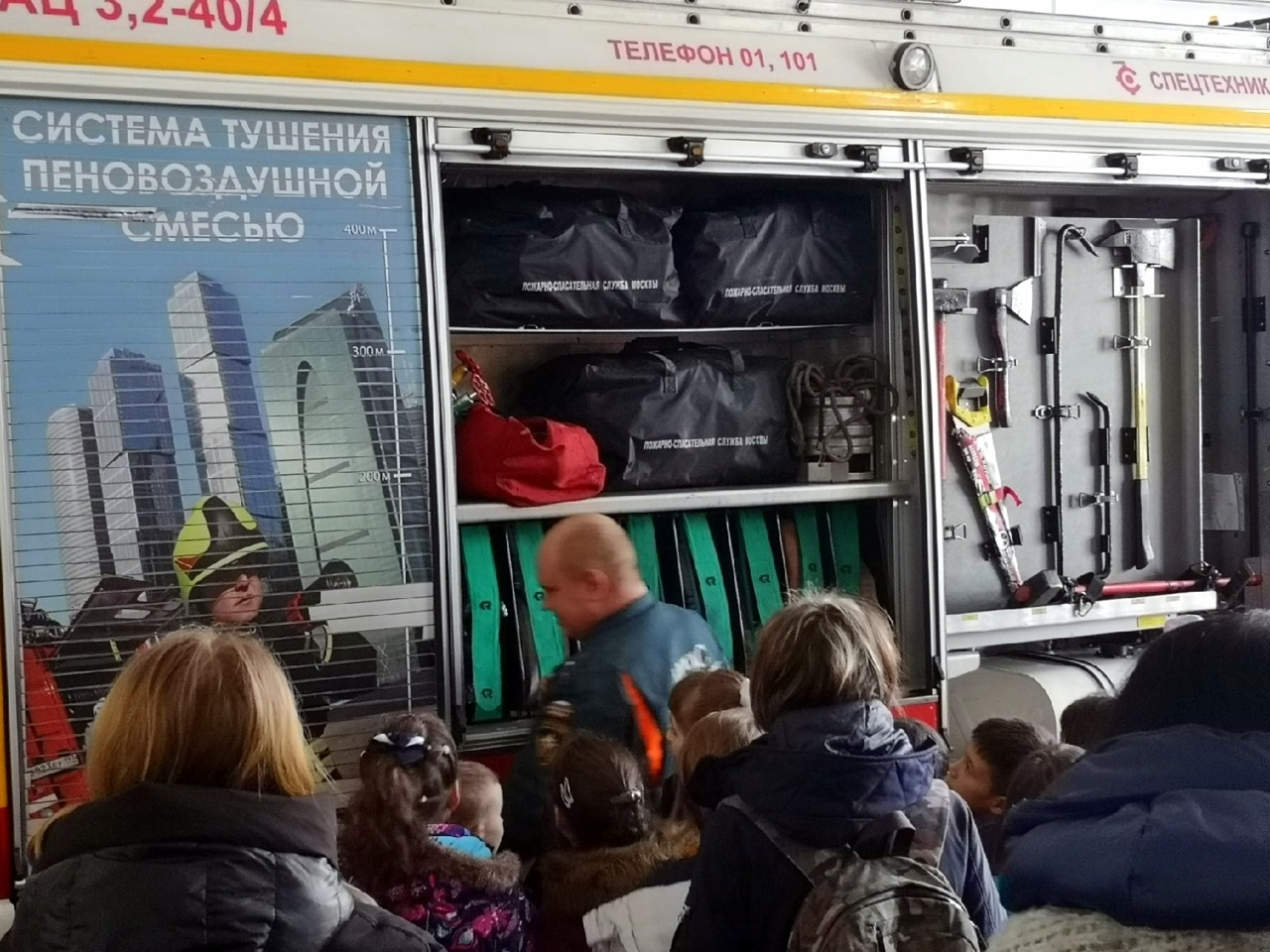 Марьинские школьники посетили 76 пожарную часть Марьинские школьники посетили 76 пожарную часть